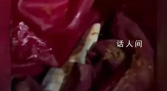 遠嫁女子崩潰:衣服被丈夫潑豆瓣醬