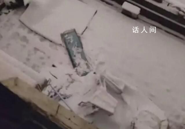 鄭州女生推窗看暴雪 窗戶掉下樓