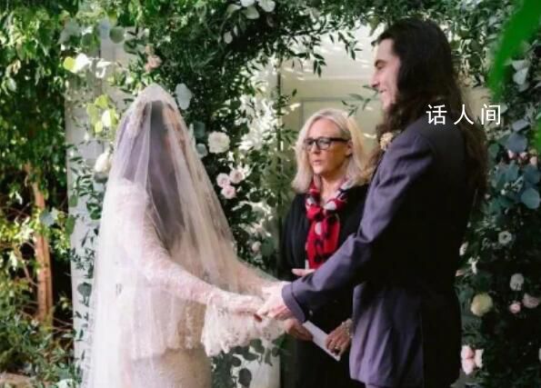 破產姐妹Max演員結婚 引發了網友們的熱議