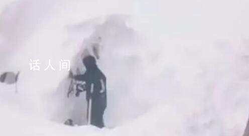 暴雪后車主們開盲盒式挖雪尋車 認車靠猜找車靠挖