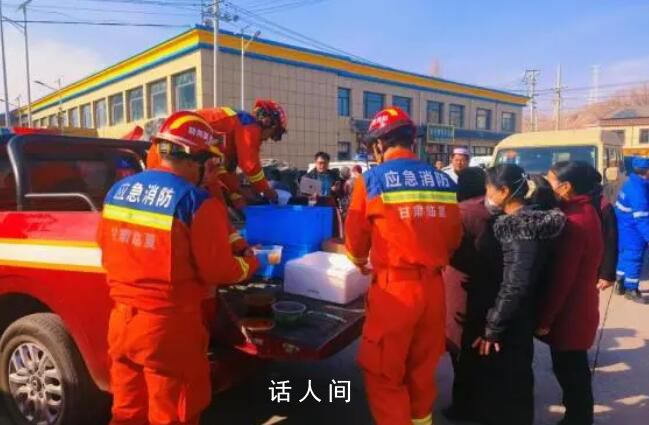 地震災(zāi)區(qū)這一碗碗牛肉面暖人心 救援中的這些暖心瞬間令人動容