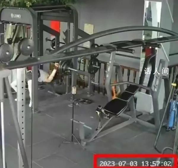 男子被杠鈴壓死 健身房老板講全過程