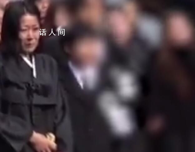 李善均出殯現場妻子全慧珍痛哭 難掩悲傷