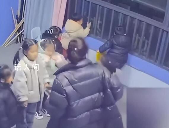 5歲孩子上課發(fā)現(xiàn)對面著火大聲提醒 幸好沒有造成任何財產(chǎn)損失