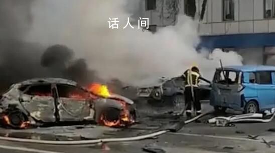 俄一城市遭炮擊 炸彈直接掉在公路上