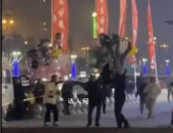 顧客被熱氣球繩子纏住腳懸掛半空 所幸該男子被眾人及時救下