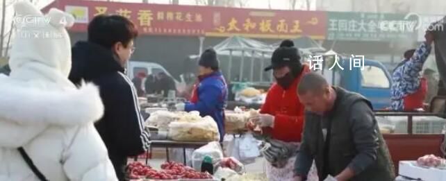 年貨市場(chǎng)“旺”起來(lái) 國(guó)潮市集年味漸濃