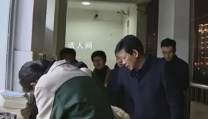 市委書記晚上不打招呼調研被攔 核實身份后才開門