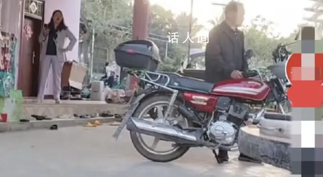 校長逼迫請病假學(xué)生上學(xué)?評論區(qū)網(wǎng)友吵翻了
