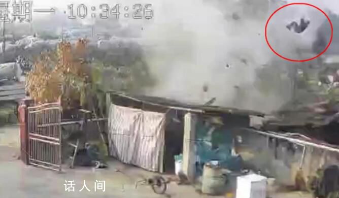 村民家沼氣爆炸人被炸飛到半空 在維修沼氣時發(fā)生意外受傷骨折