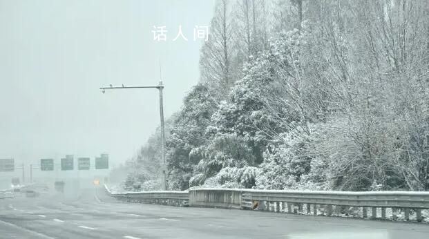 成都好大的雪 本地人：興奮值達到了頂峰