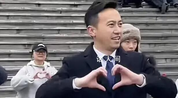 鎮長跳《愛你》笑得嘴角壓不住 看表情是自己真心想跳的