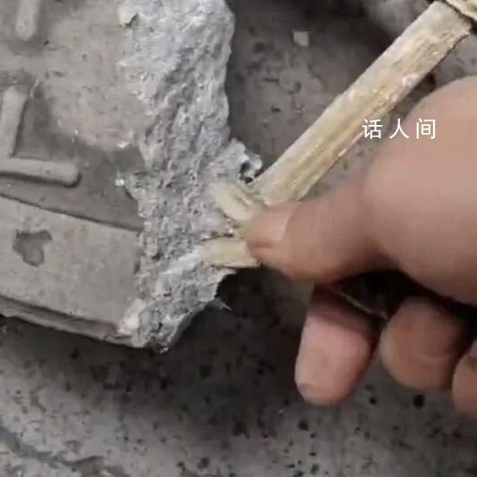 重慶一地井蓋疑似用竹簽當鋼筋 回應：目前還未相關投訴