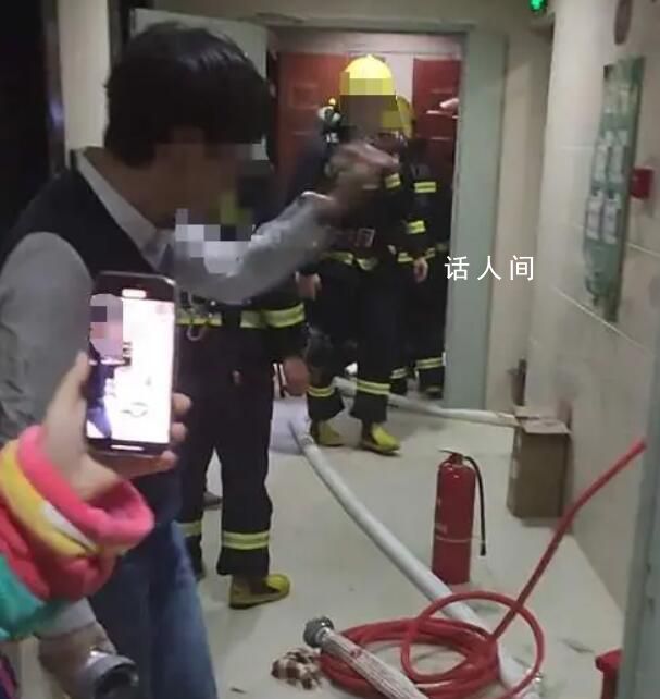 小區著火消防栓不能用 男子母親離世