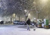 雨雪冰凍進入最強時段 中央氣象臺發(fā)布暴雪橙色預警和冰凍橙色預警