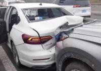 河南“車堅強”成功回家過年 4S店已把車拖走維修并給當事車主送上代步車使用