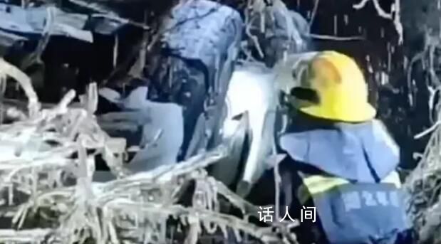湖北暴雪司機被困36小時煮雪融水喝 面臨嚴重的困境