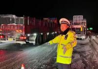直擊湖北高速風雪回家路 實時播報高速路況