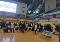 岳陽400名滯留旅客已被護送返鄉 已全部安全登上返鄉大巴