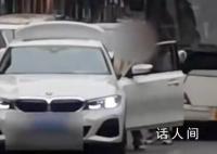 女子將車停路中間購物致整條街堵塞 后方司機勸阻無果反被懟