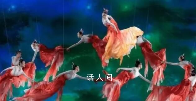 春晚錦鯉演員說排舞時(shí)像臘肉 大家每天都吊在威亞上