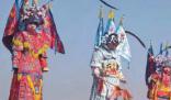 鬧閣4歲小演員哈欠連天還堅(jiān)持營(yíng)業(yè) 不停跟觀眾打招呼互動(dòng)