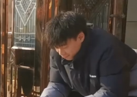5歲男孩拜年 舅舅神操作逗笑全家