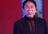 馮鞏一開(kāi)口年味就來(lái)了 馮鞏賈旭明對(duì)詞玩押韻