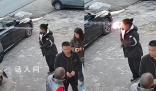 女子一回頭被竄天猴精準擊中眼睛 所幸并沒有炸到眼睛