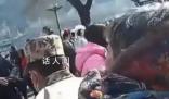 老人暈倒武警咆哮開道救人 目前老人身體已無大礙