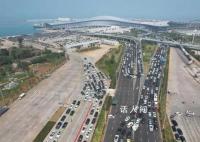海南自駕游車主的離島歸途 進(jìn)港的車輛排起了長(zhǎng)龍一眼望不到頭