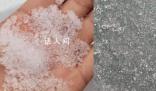 鄭州下“大米粒”冰雹雨 清雪工作仍在緊張有序進行中