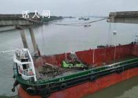 瀝心沙大橋被撞瞬間監控曝光 暫發現5輛車輛掉落橋面