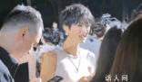 姚安娜現(xiàn)身華為發(fā)布會(huì) 親自使用成最好代言