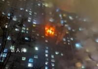 起火小區(qū)30樓夫妻打濕枕套逃生 火災(zāi)發(fā)生在多數(shù)人熟睡的時(shí)刻