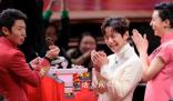 何炅工作室發(fā)六張雙北合照 網(wǎng)友：很難不磕啊