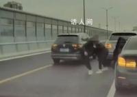 警方通報賓利車主打人:系表兄弟