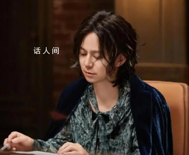 何炅長(zhǎng)發(fā)狼尾 全新造型讓人眼前一亮