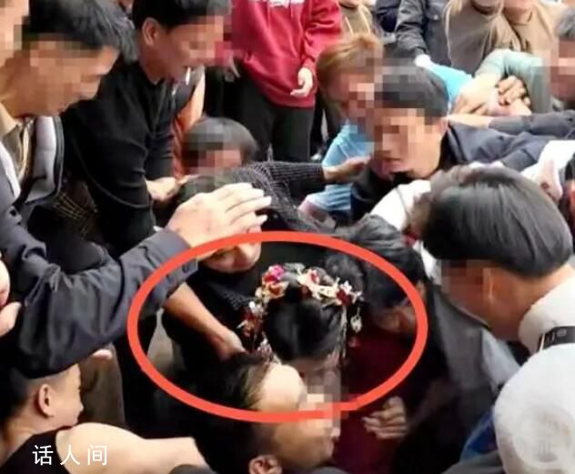 多名男子推倒新娘鬧元宵 當(dāng)?shù)鼗貞?yīng)