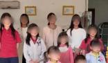貴州夫妻17年間生下9女1男 一家人的生活很幸福