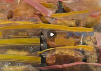 男子出差前給女友備1個(gè)月飯菜 女友也是非常感動(dòng)并表示很好吃