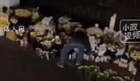 男子拿走用來悼念宗慶后的AD鈣奶 你怎么還跑去拿別人的呢