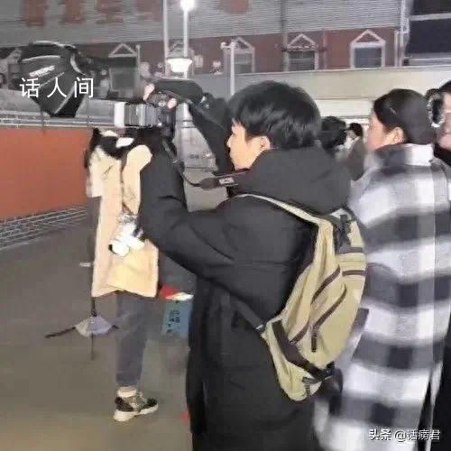 大三男生黃鶴樓拍照月賺8000元 半年沒向家里要生活費