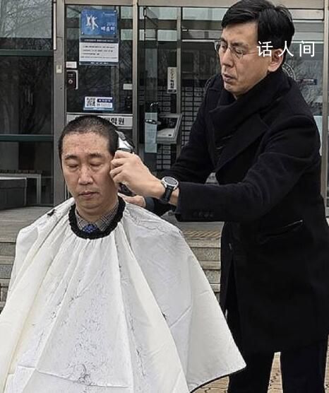 韓國醫學院教授削發抗議擴招 目前雙方均無妥協之意