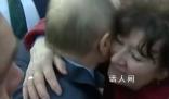普京被俄羅斯老奶奶輪流親吻 受到了當地支持者的熱烈歡迎