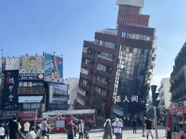 花蓮成“孤城” 落石雨不斷 落石砸鐵軌