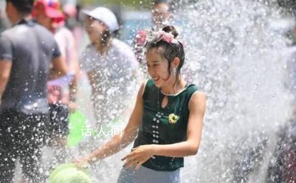 云南:嚴(yán)禁以潑水為名調(diào)戲婦女