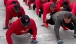 老人扎堆鱷魚爬 醫(yī)生:壞處多于好處