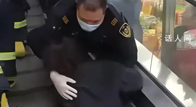 女子下半身被卷入扶梯 家屬發(fā)聲