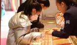 金價又新高囤金人卻慌了 一天一漲的價格不斷刷屏